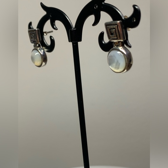 Silpada VERY RARE Petite Sterling Greek Key & Mother of Pearl Post Earrings - Picture 3 of 16
